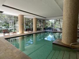 Apartasuite en Rionegro con piscina, gimnasio y spa, viešbutis mieste Rionegras