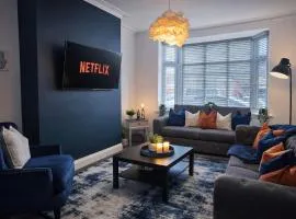 York Boutique House- spacious & stylish with free parking