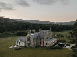 Luxury lodge for 16 in Royal Deeside, hotel a Ballater