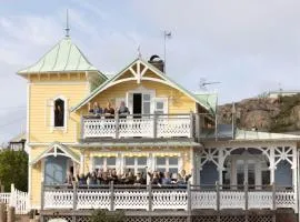 Strandflickornas Annex Gula Villan