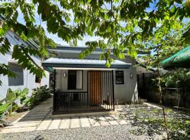 Pio Transient House, hotel a Tanay