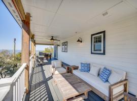 Luxe Family Home with Seasonal Pool in Duck!, hotel a Duck