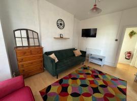 Stunning 1 bed flat in Newport-F3, Hotel in Newport