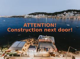 Million Sunsets Luxury Apartments, hotel u gradu St Paul's Bay