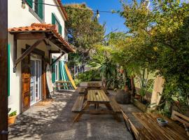 Jaca Hostel Porto da Cruz, hotel i Porto da Cruz