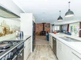 Contemporary Methven Abode