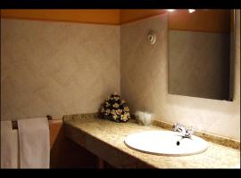 Casa Rural La Chimenea, ξενοδοχείο σε Navas del Madroño