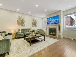 Luxury 5 Star Stay in Brampton Ideal for Groups!