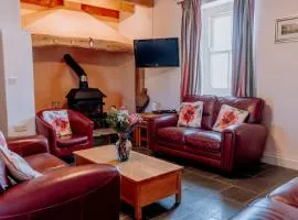 Charming Rural Escape with Play Room BBQ