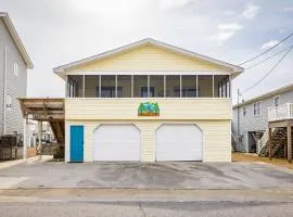 New Listing Walk to Beach Hot Tub & Games