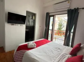 SK Poshtel phuket old town