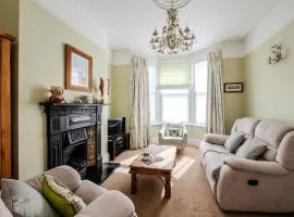 Seaside Townhouse with Parking near Viking Bay