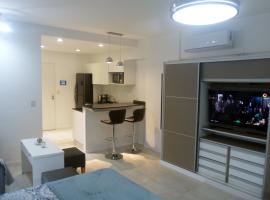 Dzain 1 - PISCINA -Gym- Cochera - Parrilla- Playromm- cercania Garrahan, favaloro, Britanico, Hotel in Buenos Aires