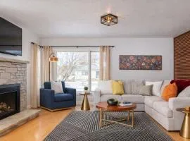 Family Retreat - 4 Bed 3 Bath Fireplace & Fun