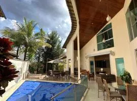 Luxury House com Piscina MotoGP Goiânia