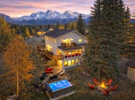 2 minute Drive to Jasper National Park, hotel i Brule Mines