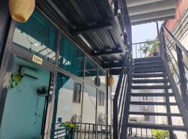 Bãi Cháy Seaside Homestay, hotell i Ha Long