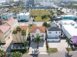 First Floor Pool Affordable Near Beach