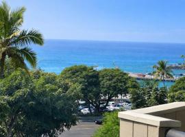 Luxury condo, side ocean view walk to town, hotel v destinaci Kailua-Kona