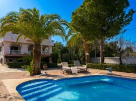 Gkr Luxury Villa, Hotel in Aghia Marina