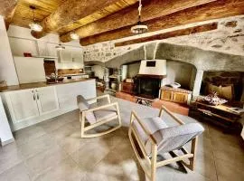 Le Margeride- corps de ferme - 3500m2 de terrain