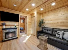 Tiny Elk Cabin 1BR Wilderness Retreat Near Grand Canyon w Outdoor Fireplace