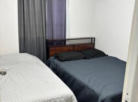 House with air conditioning, refrigerator, TV, wifi, washing machine, etc, hotel din Bellavista