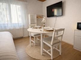 Gemütliches Studio Nähe Rheinfall - Netflix & Parkplatz โรงแรมในนอยเฮาเซิน อัม ไรห์นฟอล