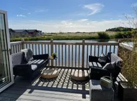 Lakeside Retreat, The Bay Filey, 2 bedrooms with ensuites, parking with EV charger