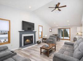 East Side 3 Br 2 full bath King Bed, hotel en Appleton