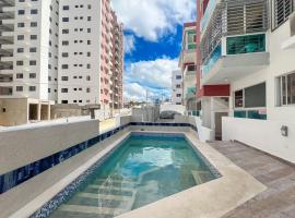 Perfecto para descansar Residencial Colinas del Sol, ubicado en Colinas del Arroyo II sobre la Jacobo Majluta en Santo Domingo, República Dominicana, hotel a Jacagua