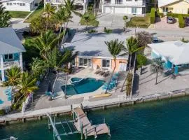 Casa de Rosa- Key Colony Beach Waterfront Pool Deluxe Home