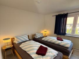 Doppelhaushälfte Nähe Ederseeradweg - 4 Schlafzimmer, Garten, 2 Bäder, viešbutis mieste Valdekas