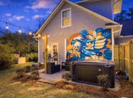 Artsy Downtown Retreat w Hot Tub