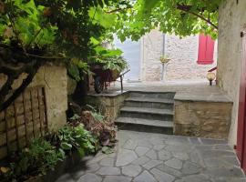 Chez Danièle โรงแรมในLalbenque