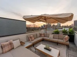 Sleeps 8 - Rooftop Deck - Prime Location