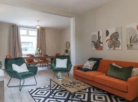 Perfect Booking 4 Bed Home in Aberdare