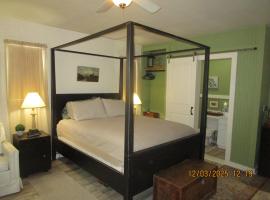 Bunkhouse on Bomoseen, hotel i Castleton