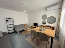 Апартамент за нощувки "Златен век"