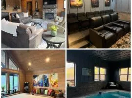 Amazing Heated Pool Cabin with View!