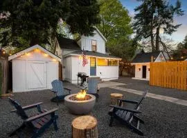 Dwntwn CDA Historic Remodel - Walk to Lake with Hot Tub