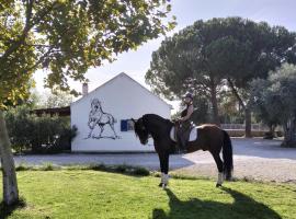 Equiliberdade, Hotel in Quinta de Santa Marta