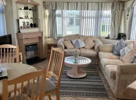 6 berth caravan ensuite the chase