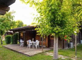 Bungalow in the Adriano Family Camping Village, hotel v destinaci Punta Marina