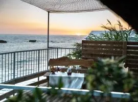 Villa with Private Access to the Beach