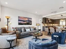 Mountain Dream at Frontgate by AvantStay Modern Condo • Pool Hot Tub Access Shuttle Service