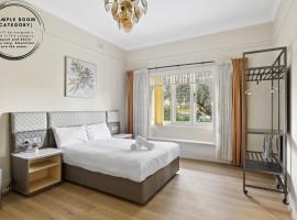 Cosy Double Room - Near Bankstown Central & WSU - Shared Bathrooms, Hotel in Bankstown