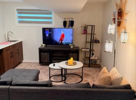 Cozy and Stylish Private Basement Suite, hotell i Winnipeg