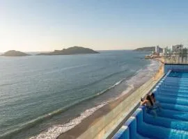 Oceanfront apartment on the Malecon