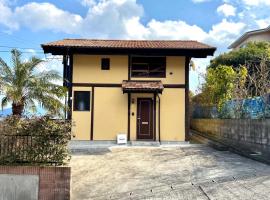 Amakusa LogHouse UmiOTO 海音, hotel i Amakusa